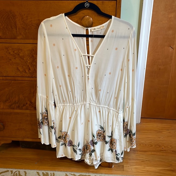 Chloe and Katie White Floral Romper Size L - Picture 1 of 4